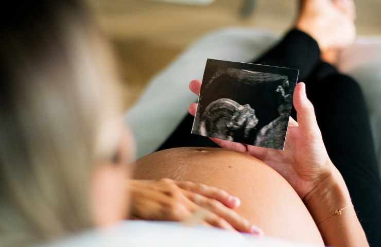 ecografia gravidanza conoscere rischi 