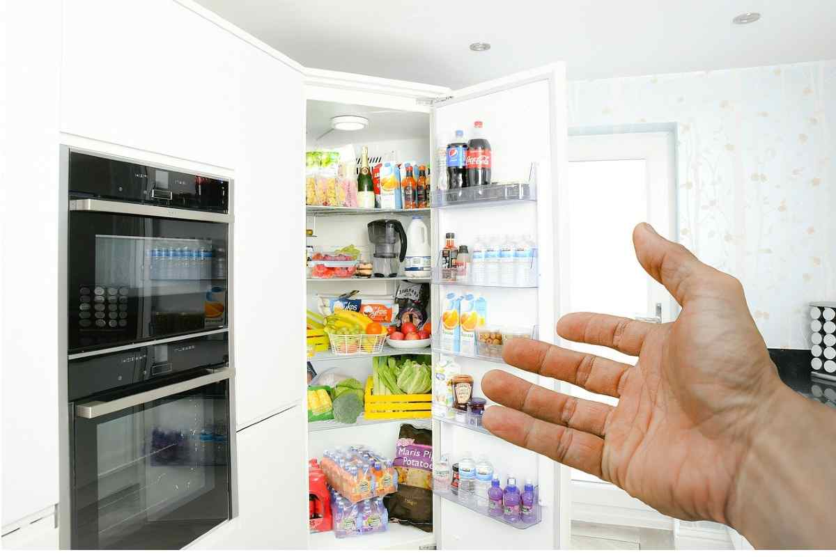 il frigorifero E' questa la posizione giusta dove deve stare